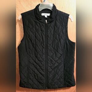 Croft & Barrow women's black quilted vest. Size MEDIUM!!